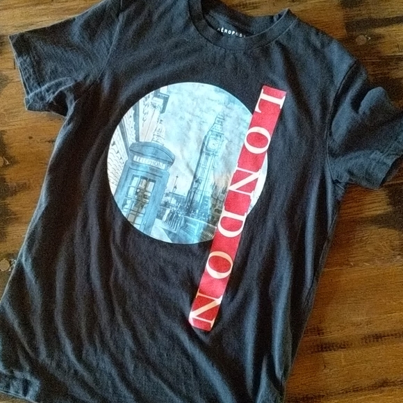 Aeropostale Other - Aeropostale “London” t-shirt - men’s size Small